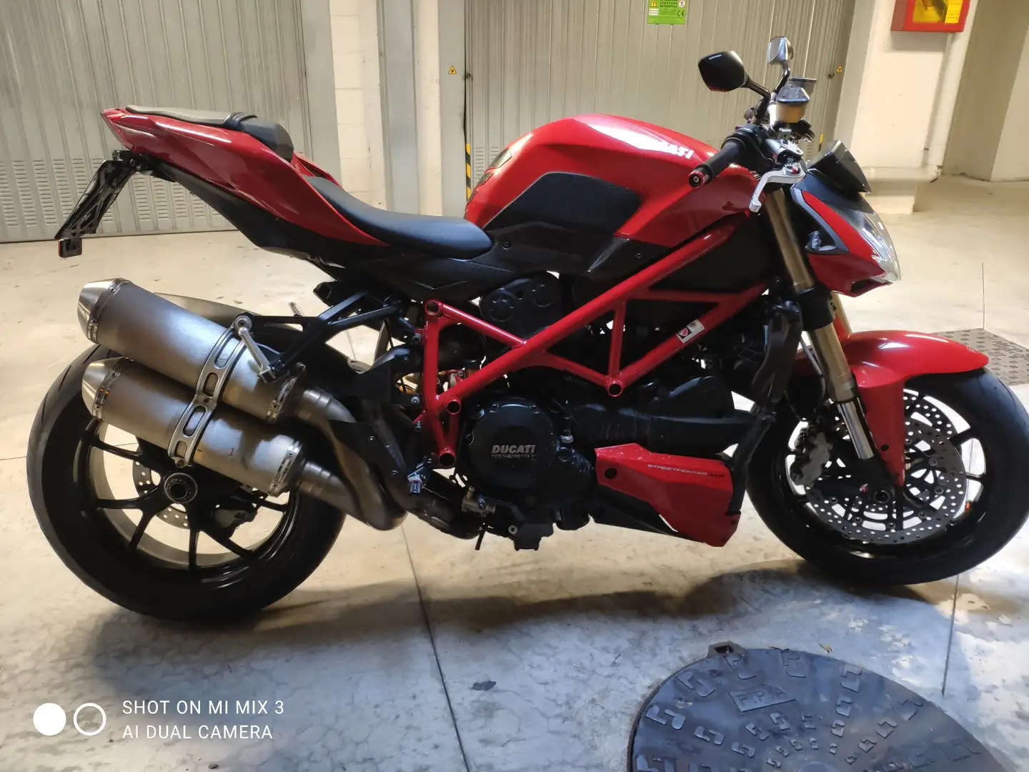 Ducati Streetfighter Rosso - 1