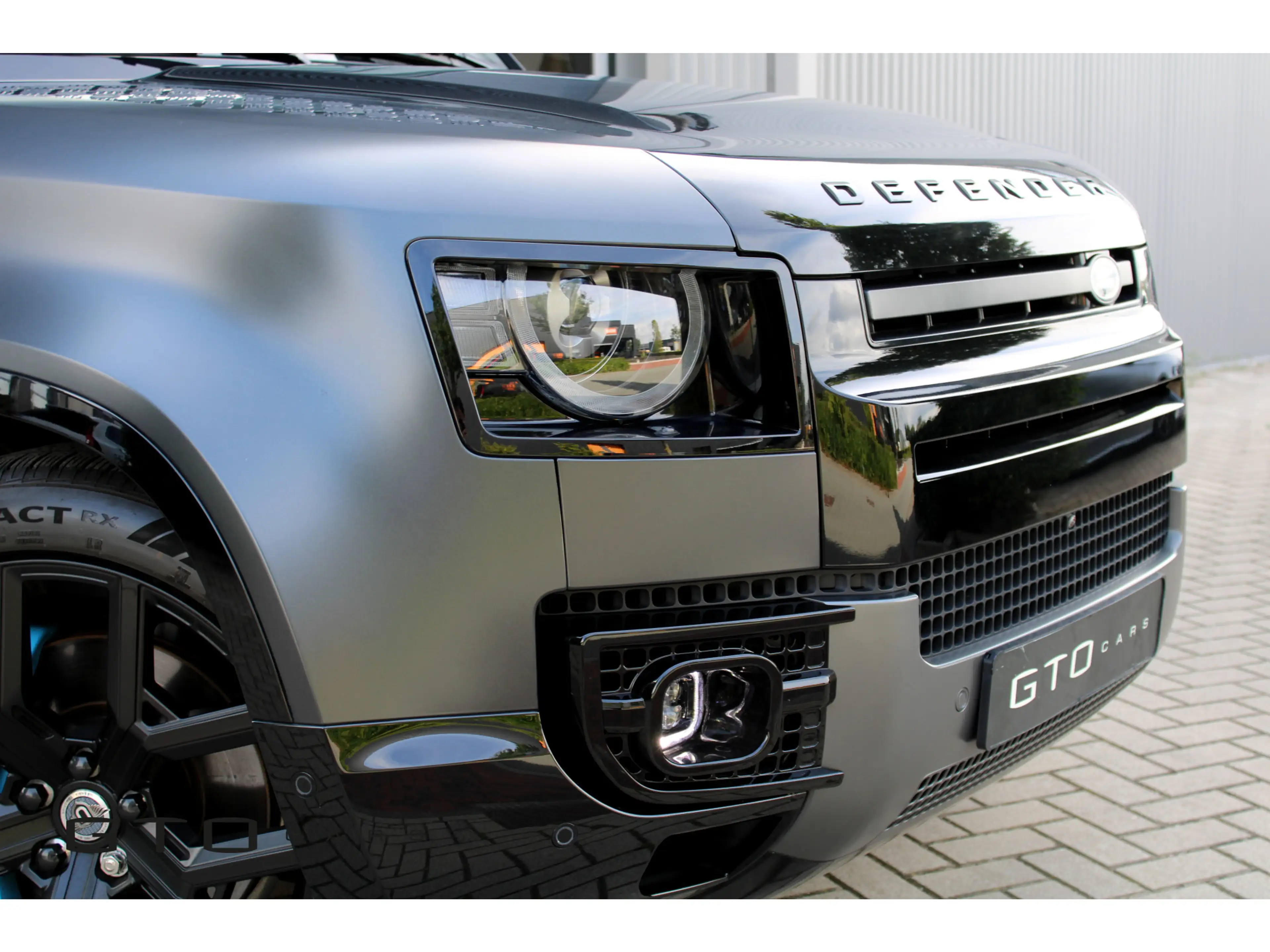 Land Rover Defender 5.0 P525 90 V8 Carpathian Edition QuickSilver / Ur — photo 4