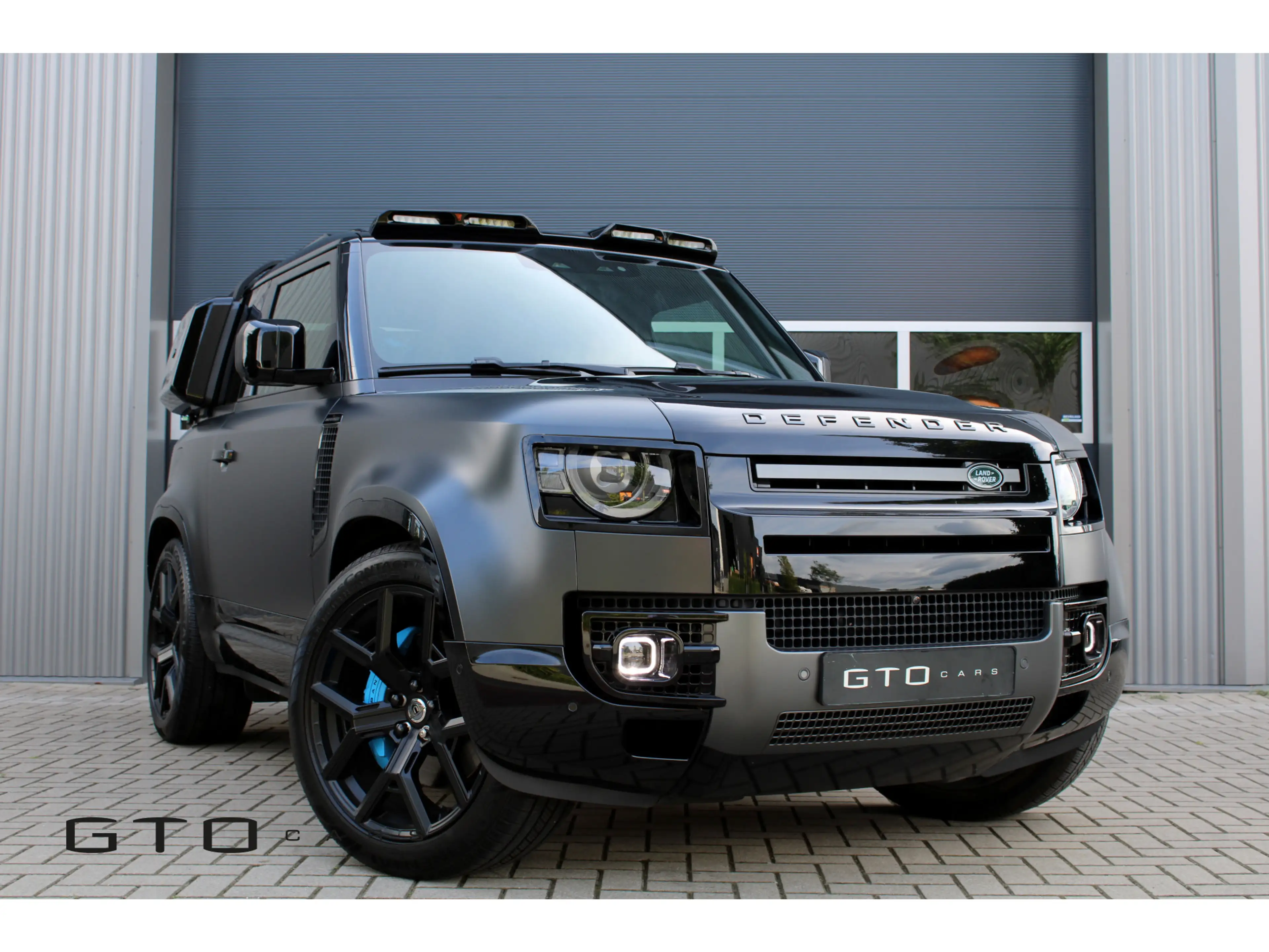 Land Rover Defender 5.0 P525 90 V8 Carpathian Edition QuickSilver / Ur
