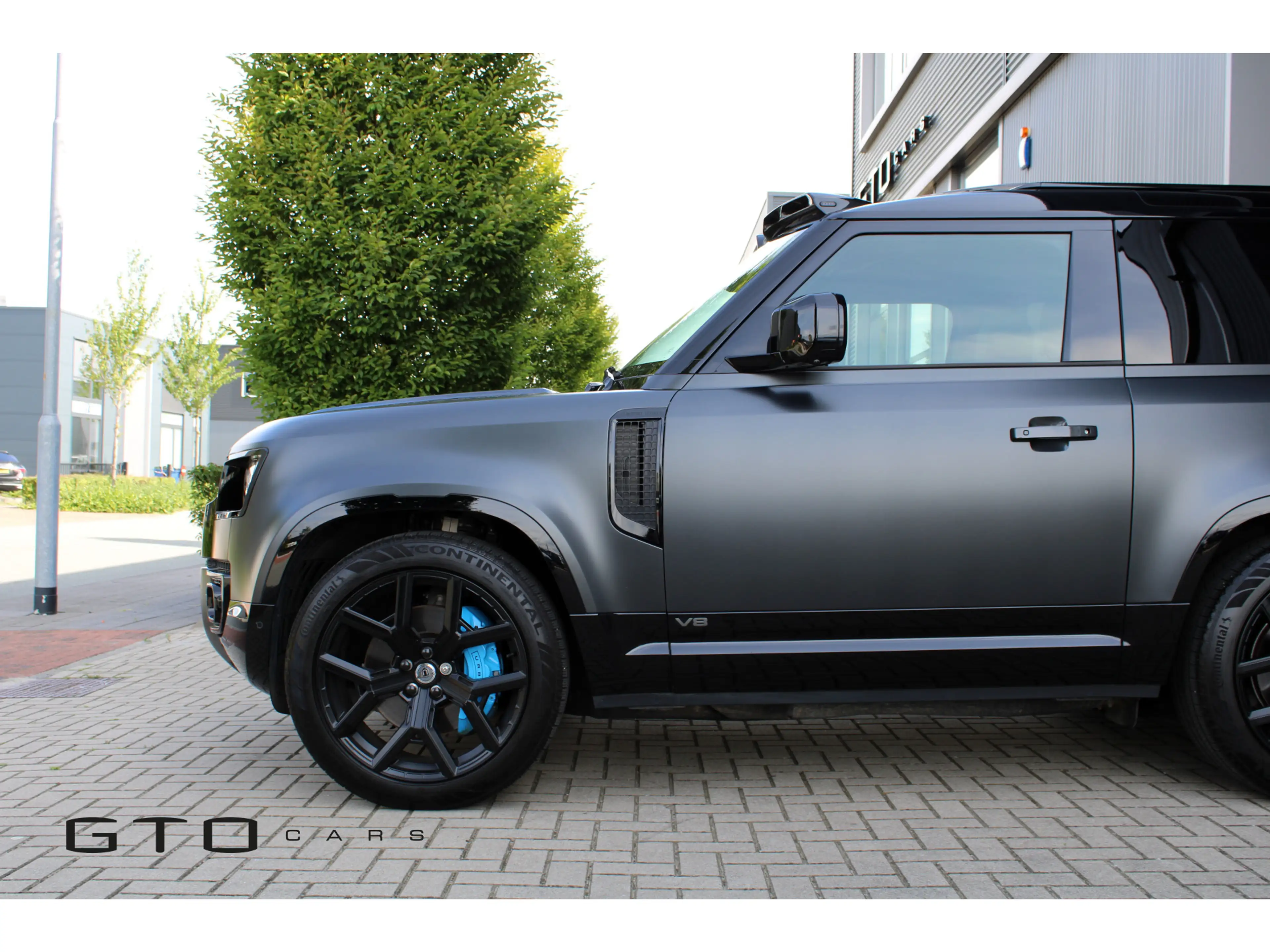 Land Rover Defender 5.0 P525 90 V8 Carpathian Edition QuickSilver / Ur — photo 8