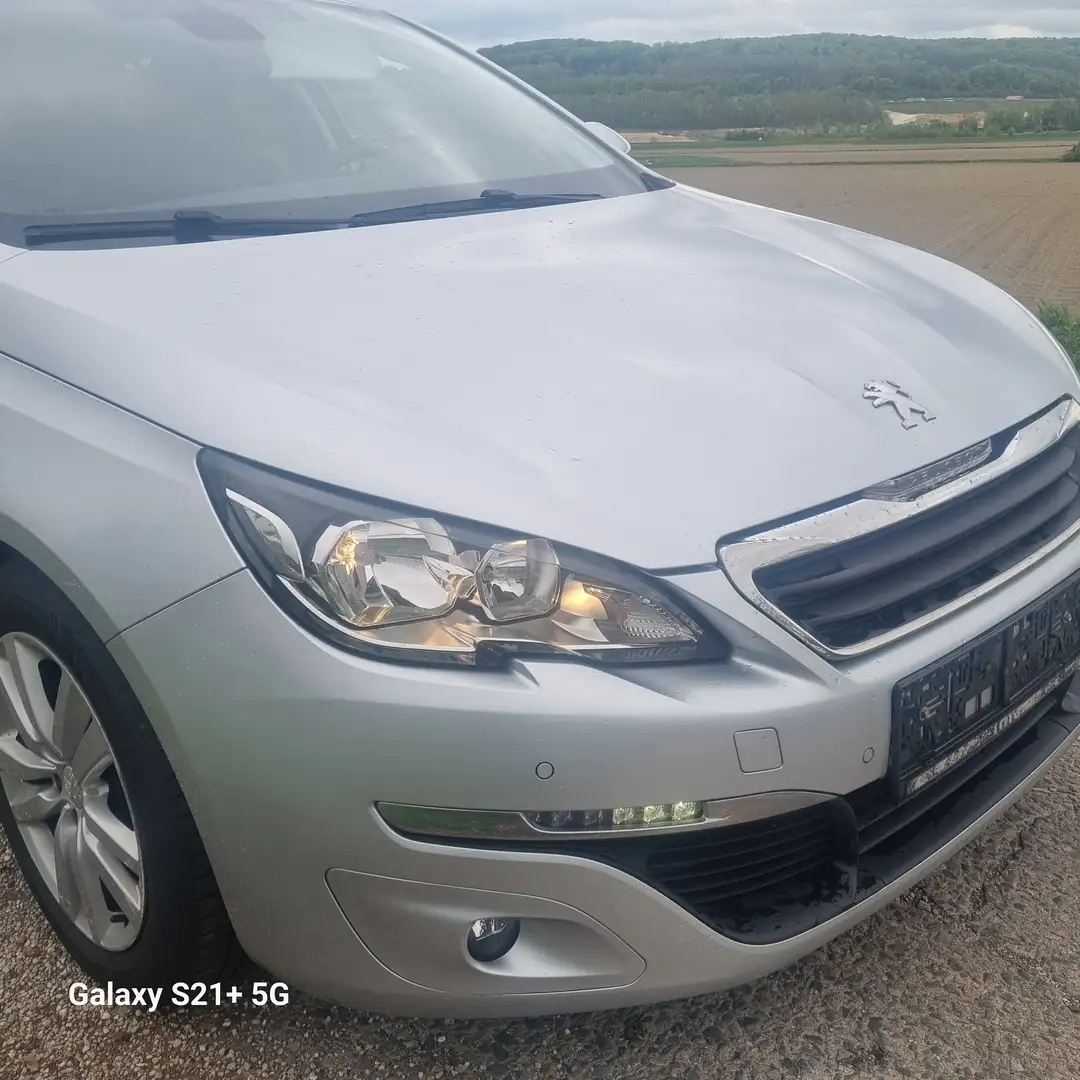 Peugeot 308 1,6 Blue HDi Active 17" Grau - 2