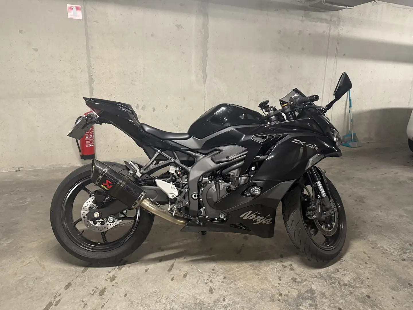 Kawasaki Ninja ZX-4RR Fekete - 1