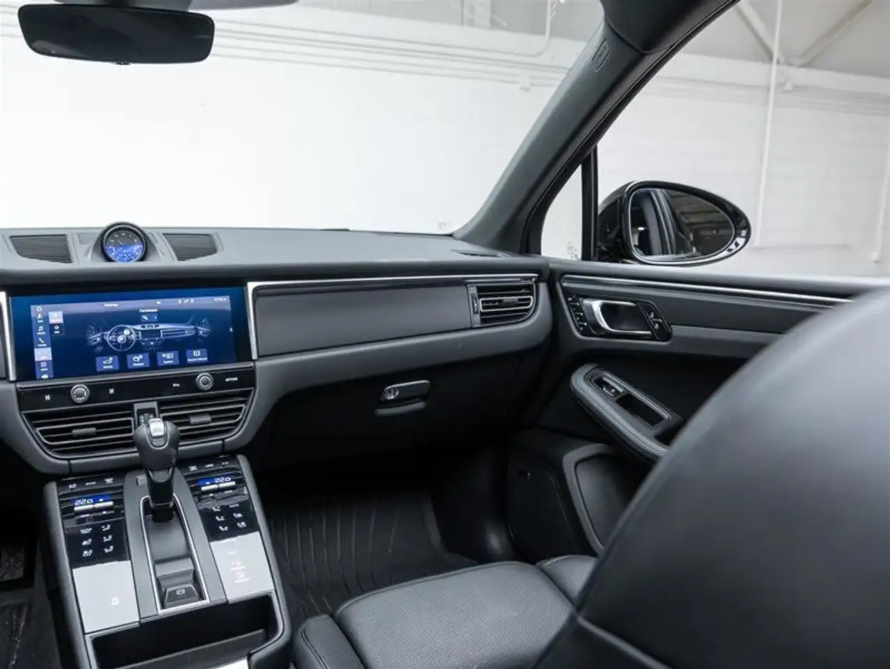 Porsche Macan снимка Porsche Macan