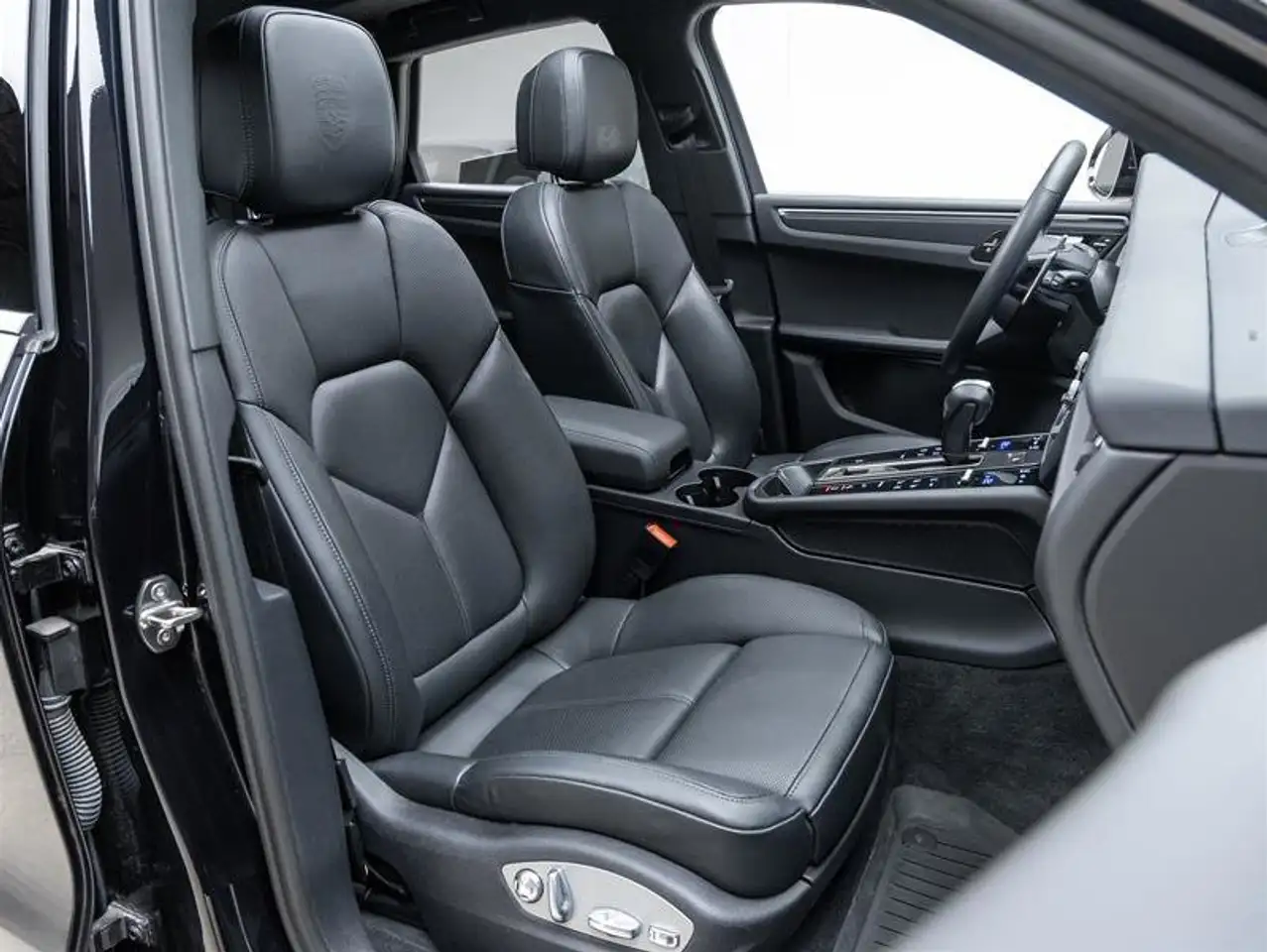 Porsche Macan снимка Porsche Macan