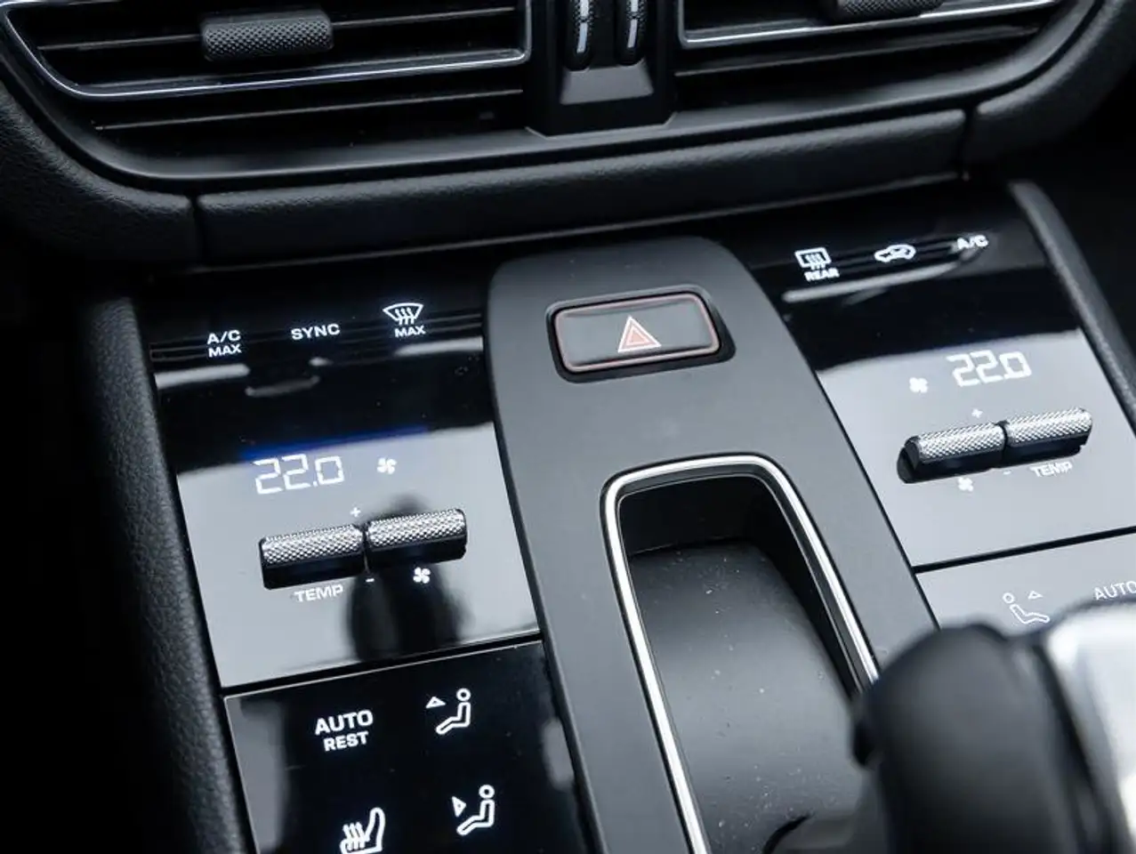 Porsche Macan снимка Porsche Macan