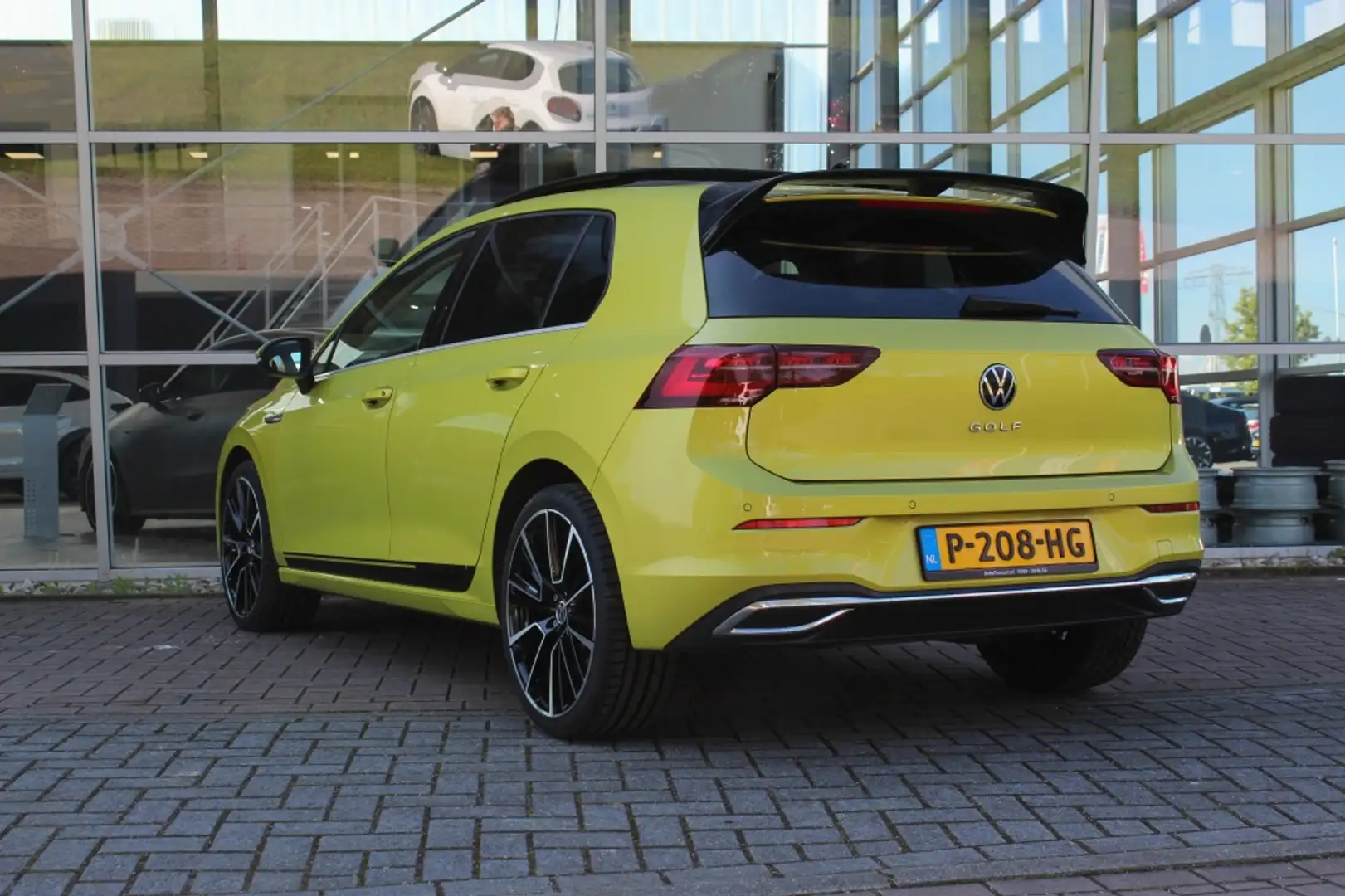 Volkswagen Golf 1.5 TSI Style | Pano | BTW | Žlutá - 2