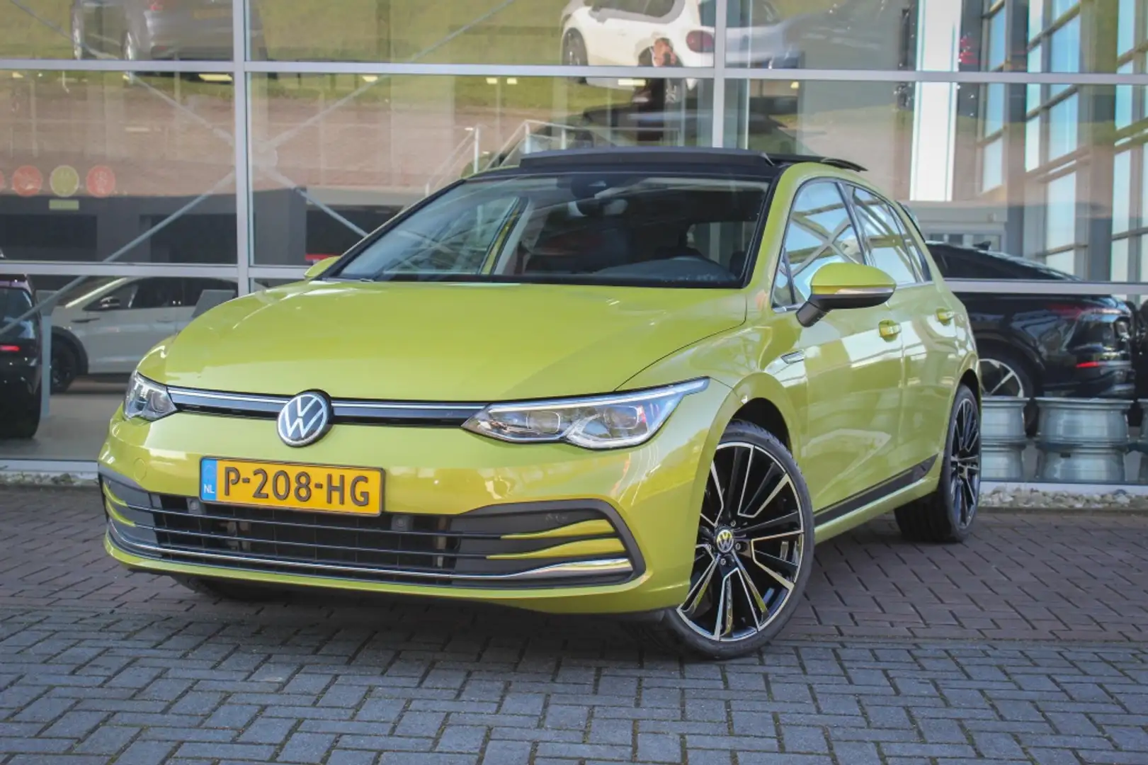 Volkswagen Golf 1.5 TSI Style | Pano | BTW | Žlutá - 1