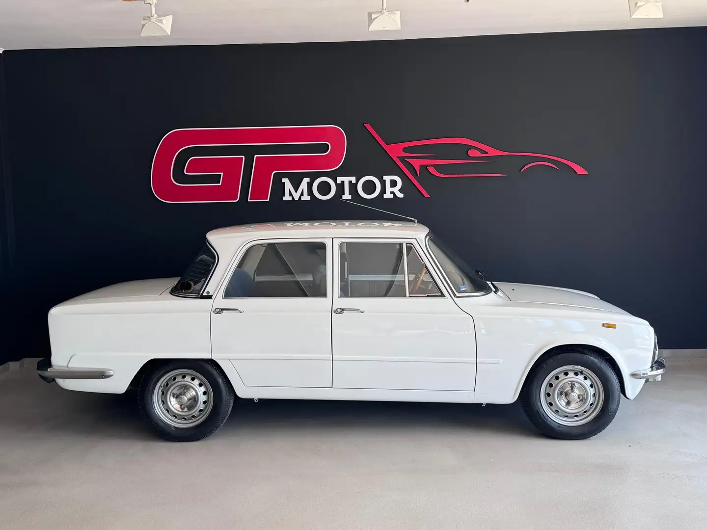 Alfa Romeo Giulia Giulia Nuova Super 1300 Bianco - 2