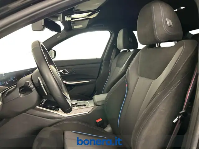 BMW 3 Series view 14