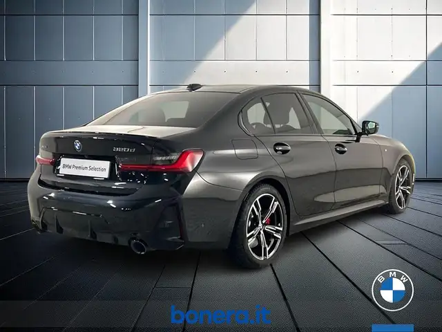 BMW 3 Series view 6