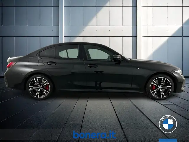 BMW 3 Series view 5