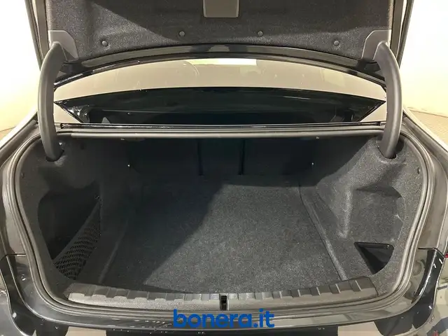 BMW 3 Series view 13