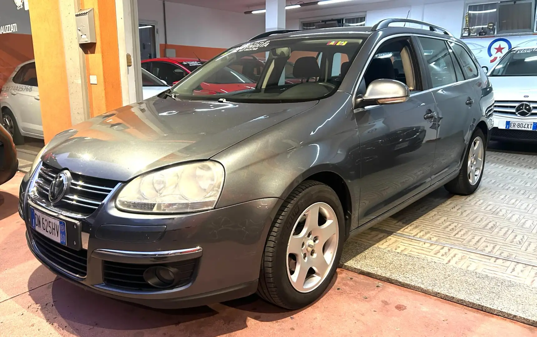 Volkswagen Golf 1.9 tdi Comfortline dpf Grau - 1