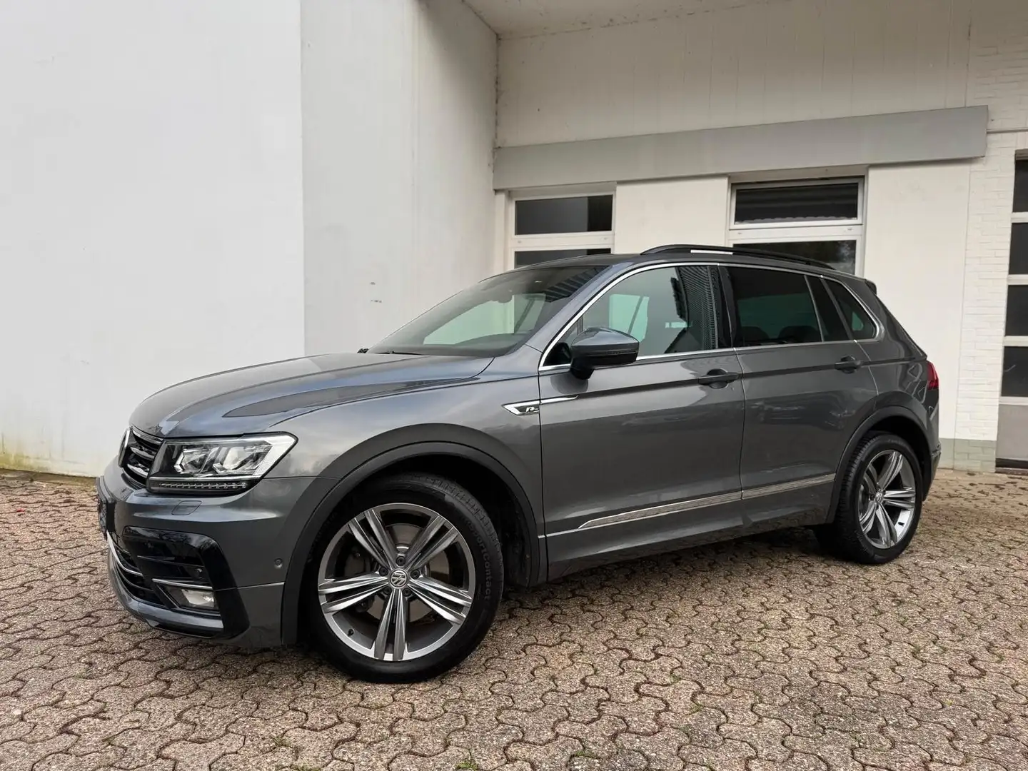 Volkswagen Tiguan 2.0 TDI DSG R-Line BMT 4Motion Kamera AHK Gris - 2