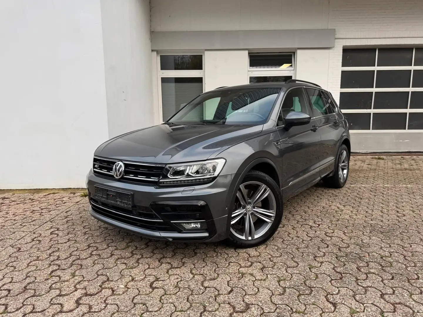 Volkswagen Tiguan 2.0 TDI DSG R-Line BMT 4Motion Kamera AHK Gris - 1