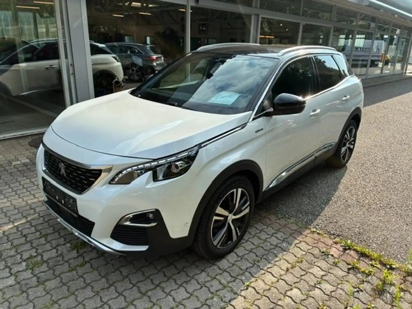 Peugeot 3008 1,5 BlueHDi 130 S&S EAT8 GT Line Aut. Weiß - 2