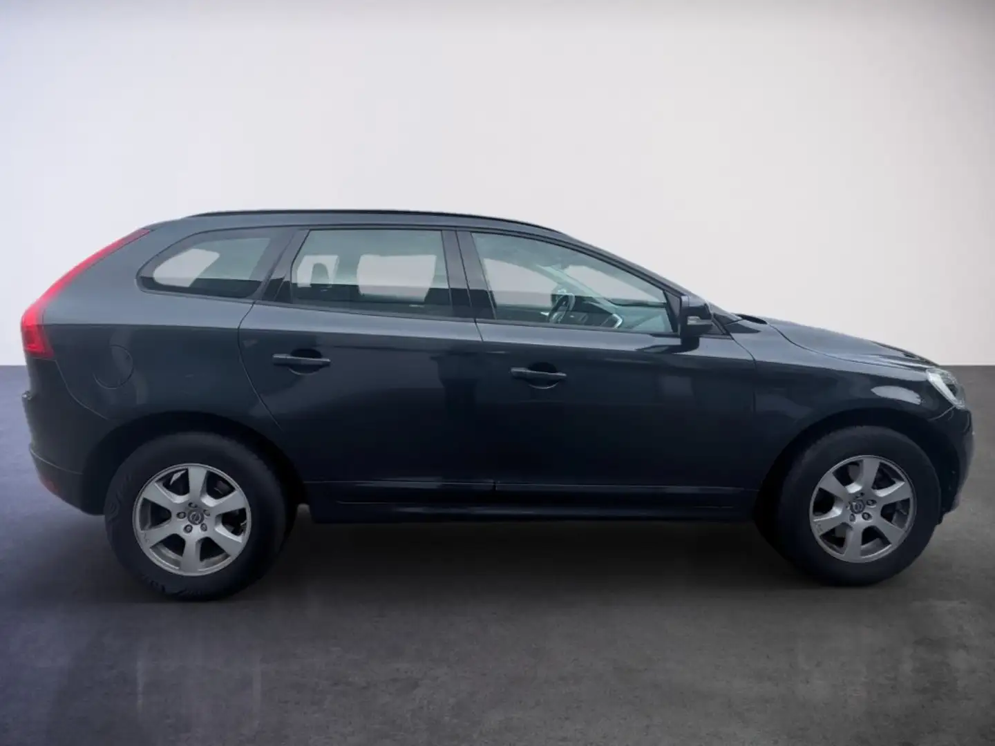 Volvo XC60 D4 Geartronic Kinetic Gris - 2