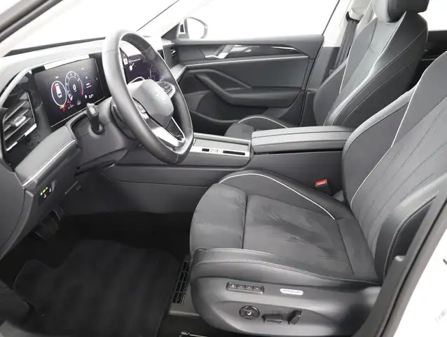 Volkswagen Passat view 8