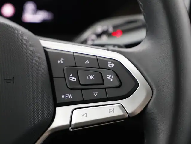 Volkswagen Passat view 13