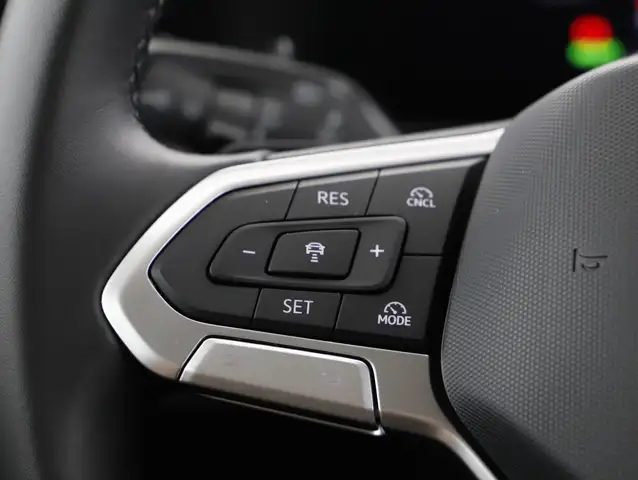 Volkswagen Passat view 12