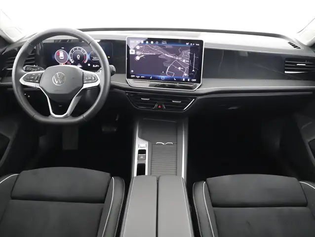 Volkswagen Passat view 10