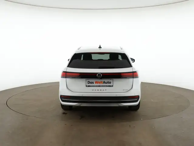 Volkswagen Passat view 6