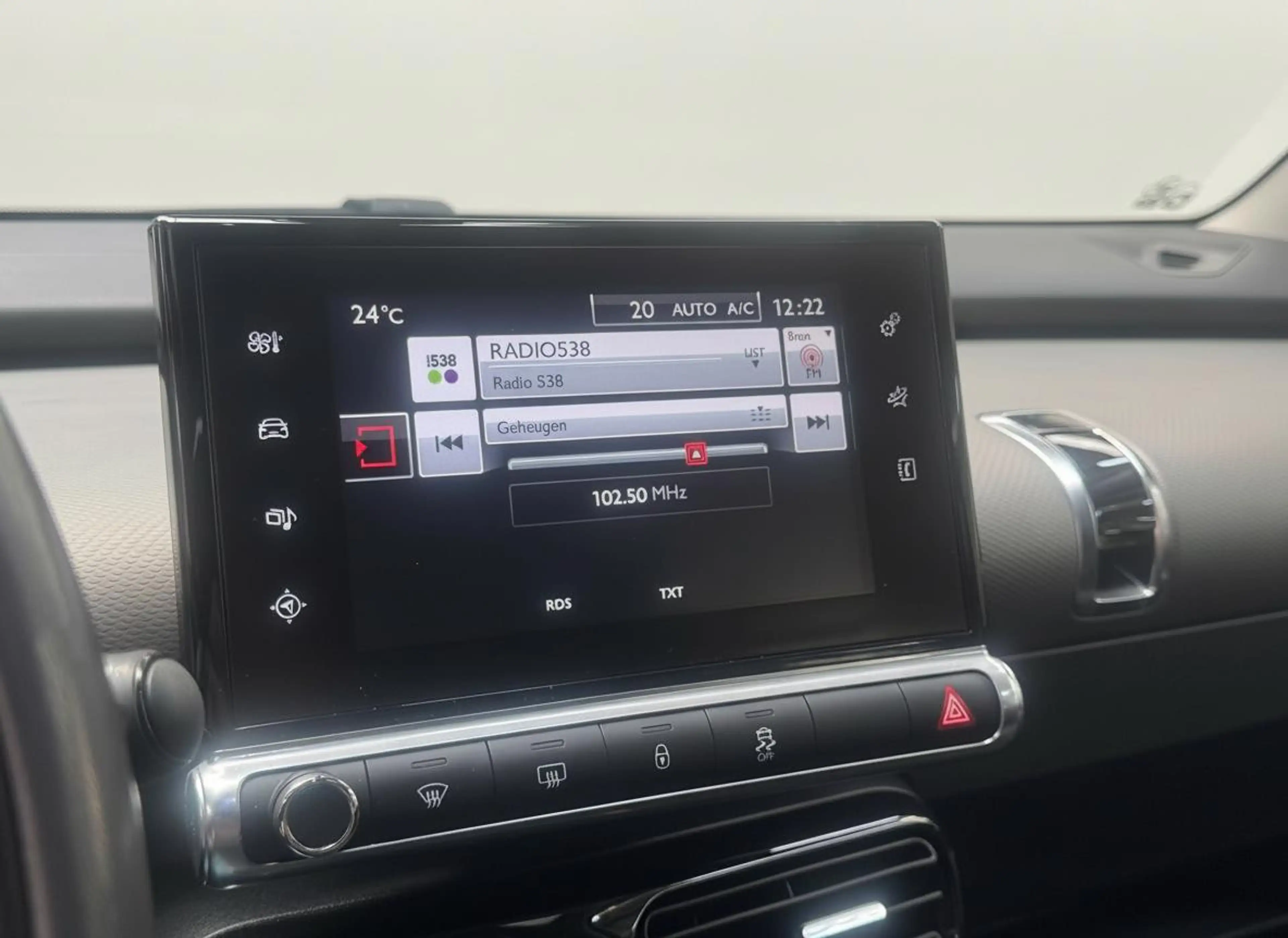 Citroen C4 Cactus 1.2 PT 110 EAT6 Shine | Automaat | Panoramadak | P — photo 12
