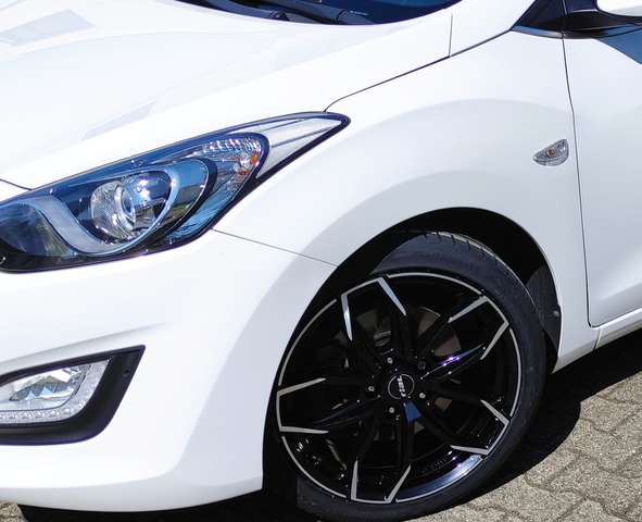 Hyundai i30 i30cw Diesel Kombi 1.6 CRDi DCT Trend