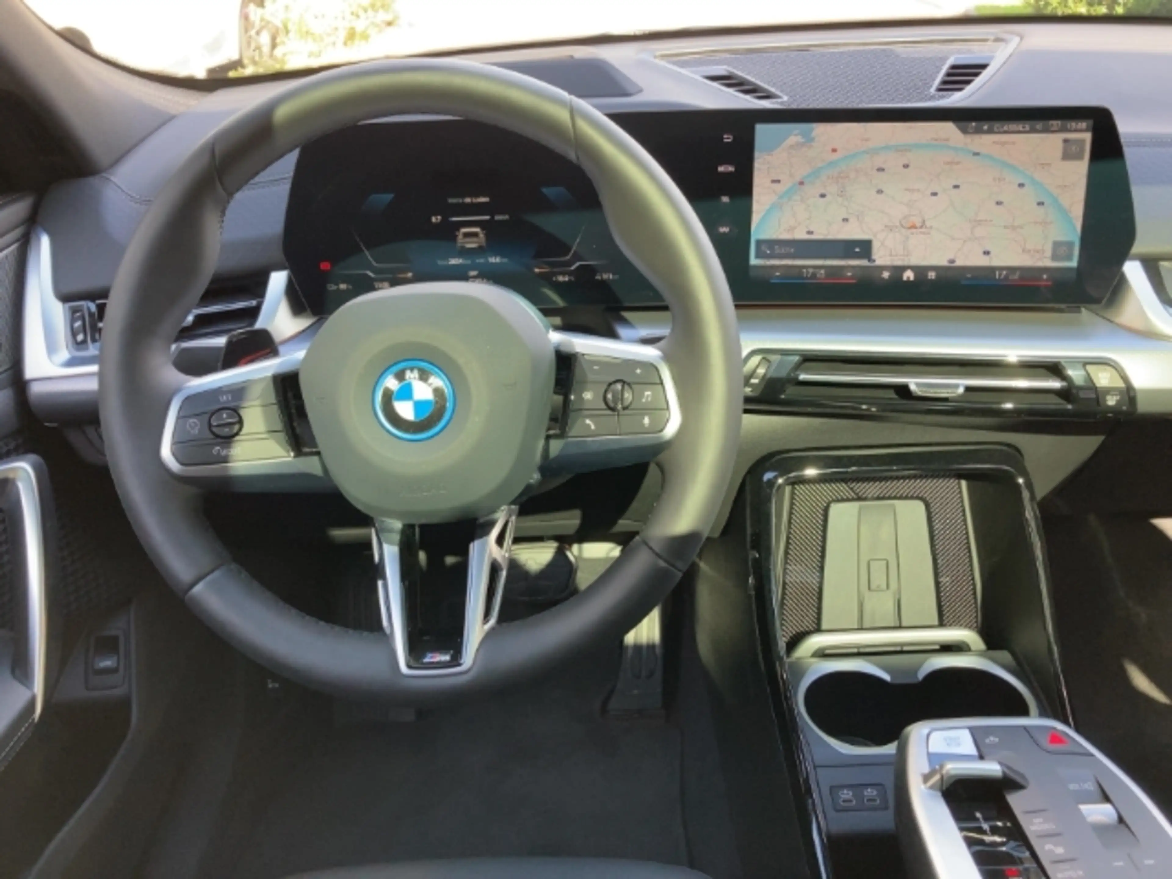 BMW X2 xDrive30 M-Sport-Pro Pano AHK 20'' Iconic adLED DA — photo 8