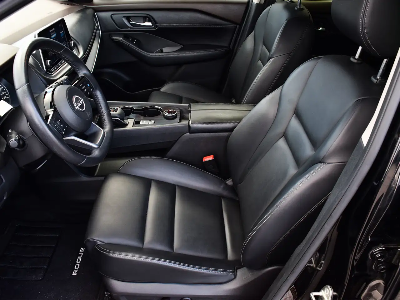Nissan Rogue fotografie Nissan Rogue
