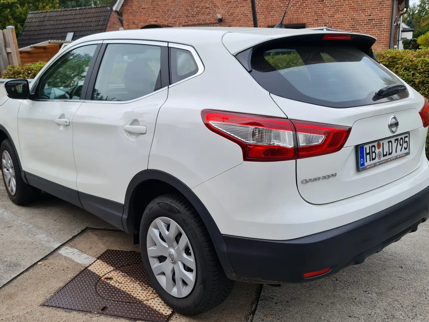 Nissan Qashqai 1.2 DIG-T Visia TOP Weiß - 2