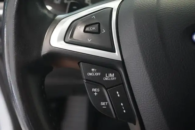 Ford Galaxy view 13