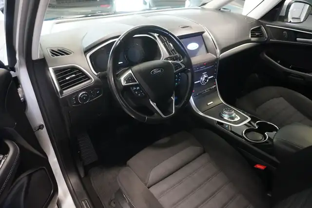 Ford Galaxy view 7