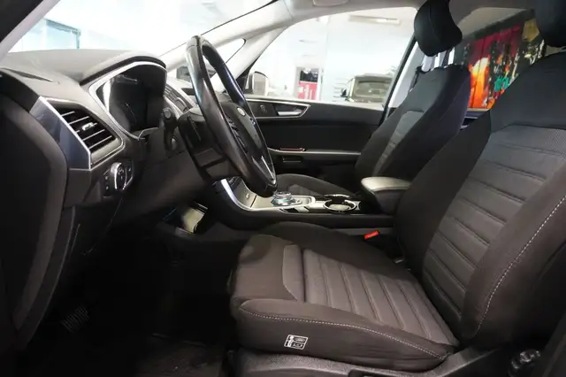 Ford Galaxy view 8