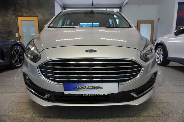 Ford Galaxy view 2