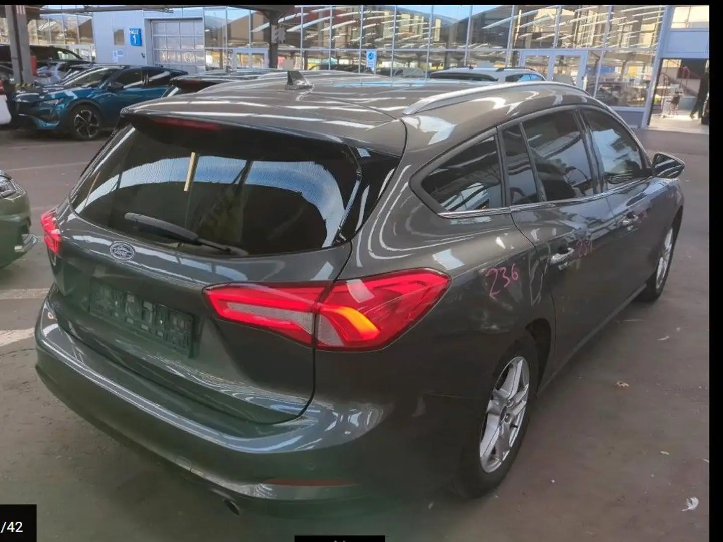 Ford Focus Turnier Aut/Kamera/LED/Sport S/Nav/10950 Gris - 2