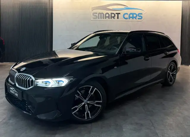 BMW 320 i M Sport*1.Hd.*MwSt.*Leder*LED*HuD*R-Kam*