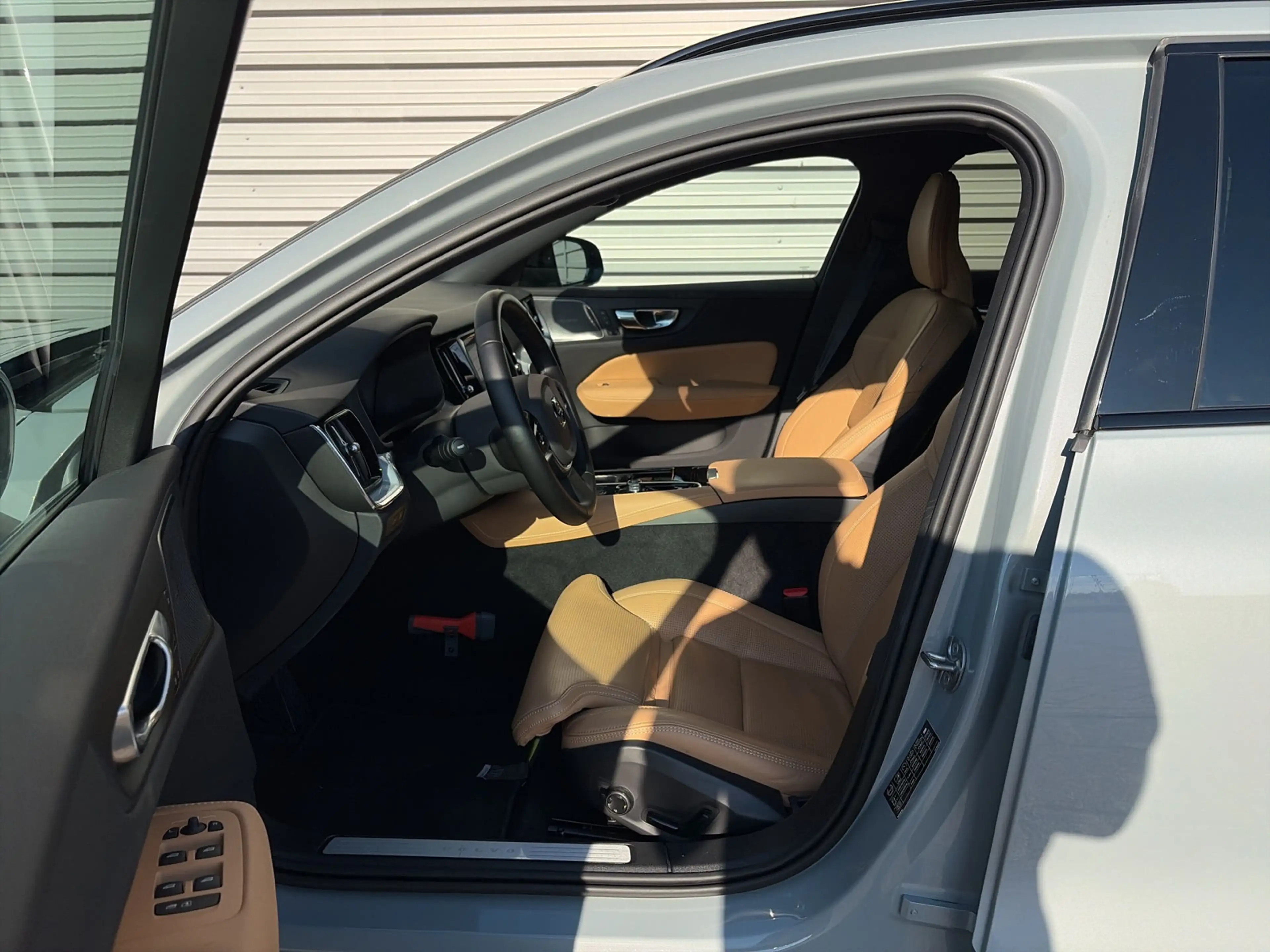 Volvo V60 T6 Plug-in hybrid AWD Plus Dark / Heico velgen / S — photo 8
