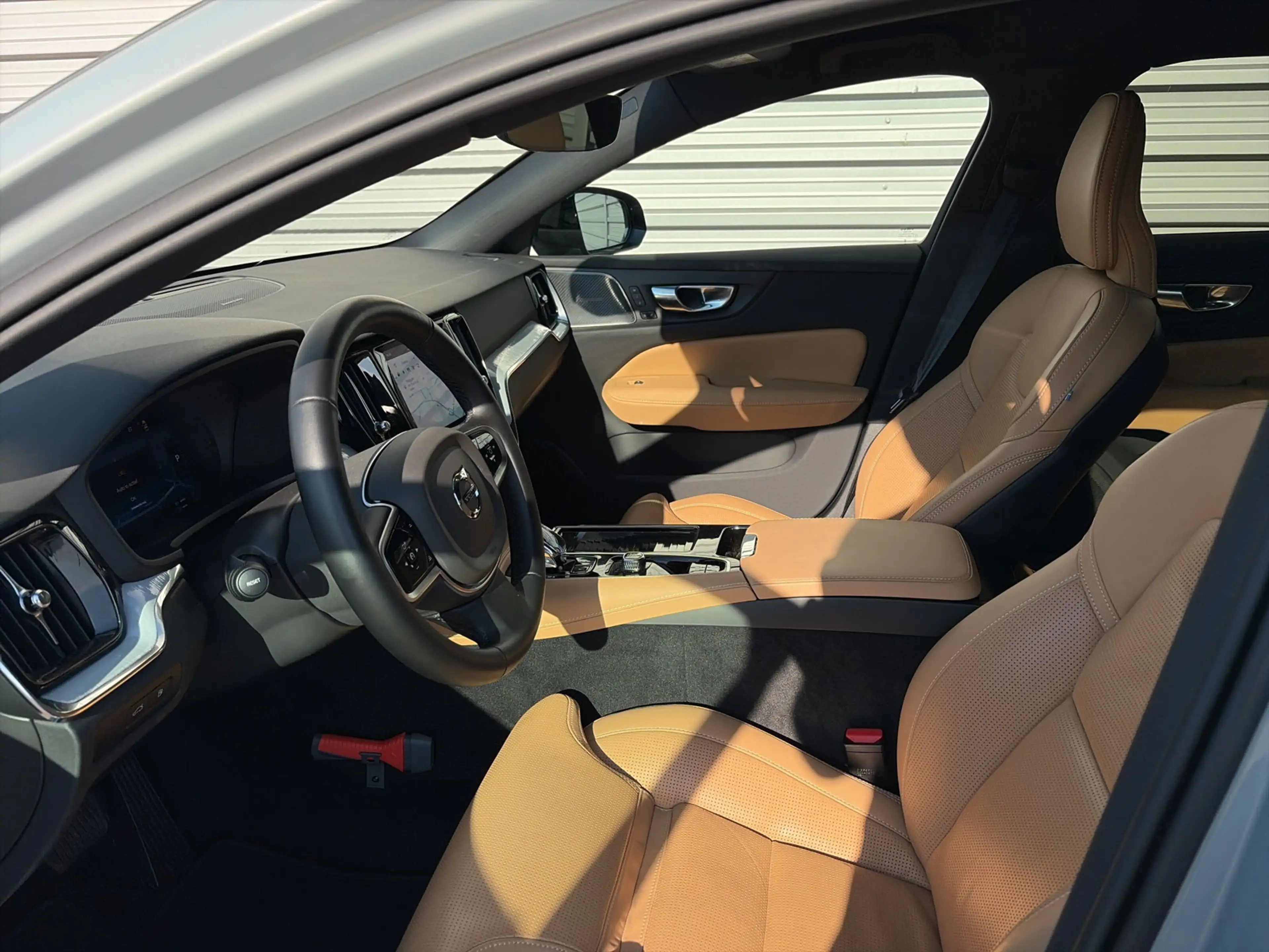 Volvo V60 T6 Plug-in hybrid AWD Plus Dark / Heico velgen / S — photo 10
