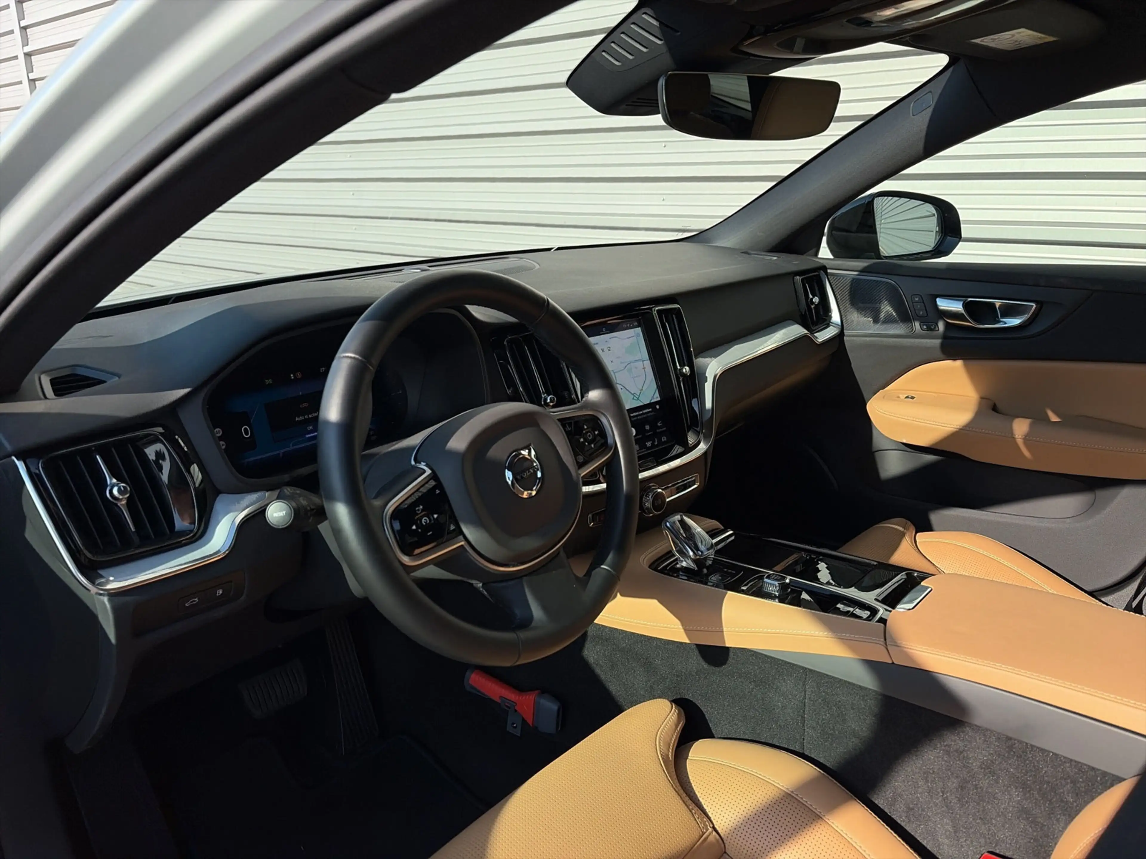 Volvo V60 T6 Plug-in hybrid AWD Plus Dark / Heico velgen / S — photo 11