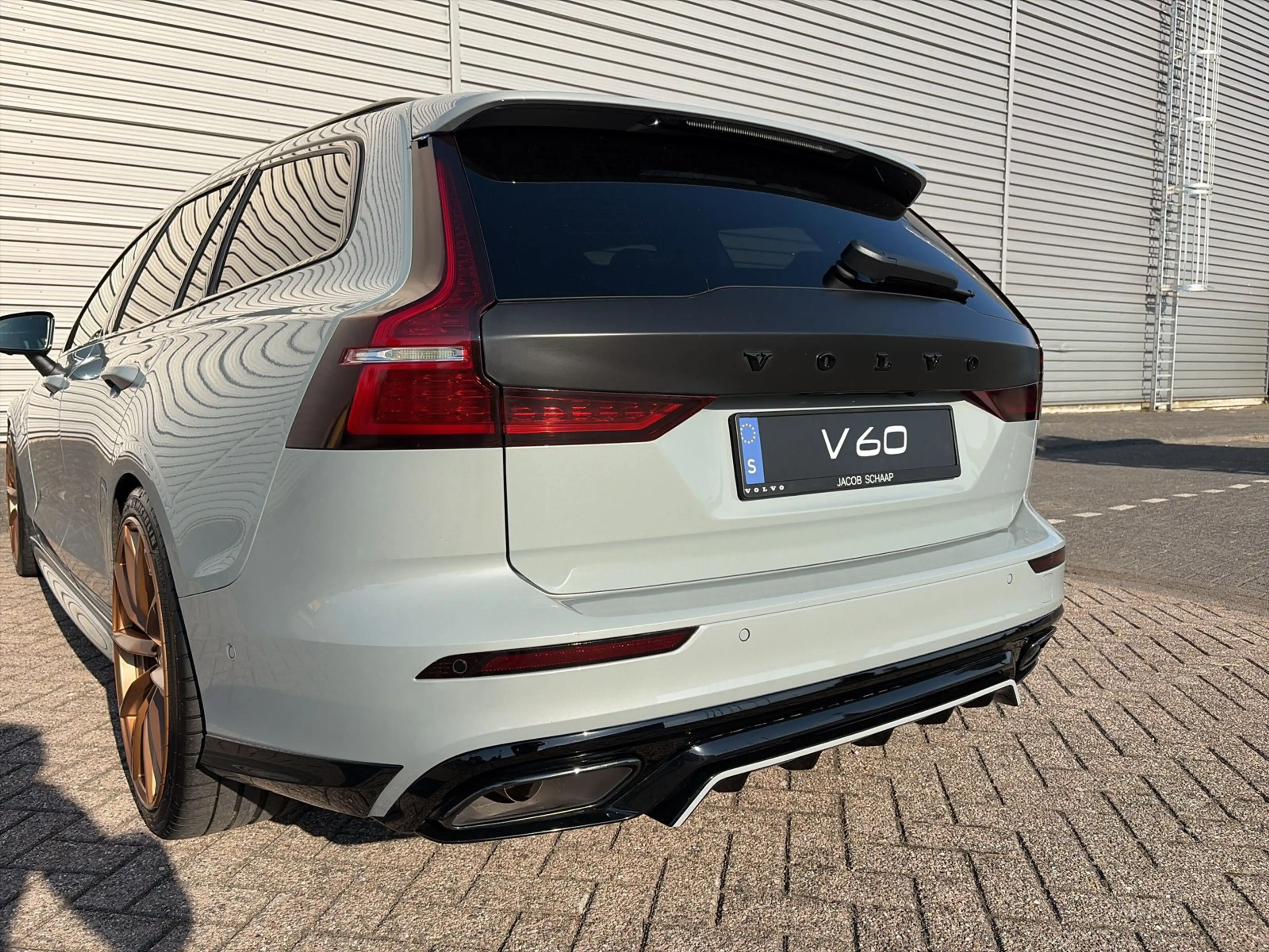 Volvo V60 T6 Plug-in hybrid AWD Plus Dark / Heico velgen / S — photo 5