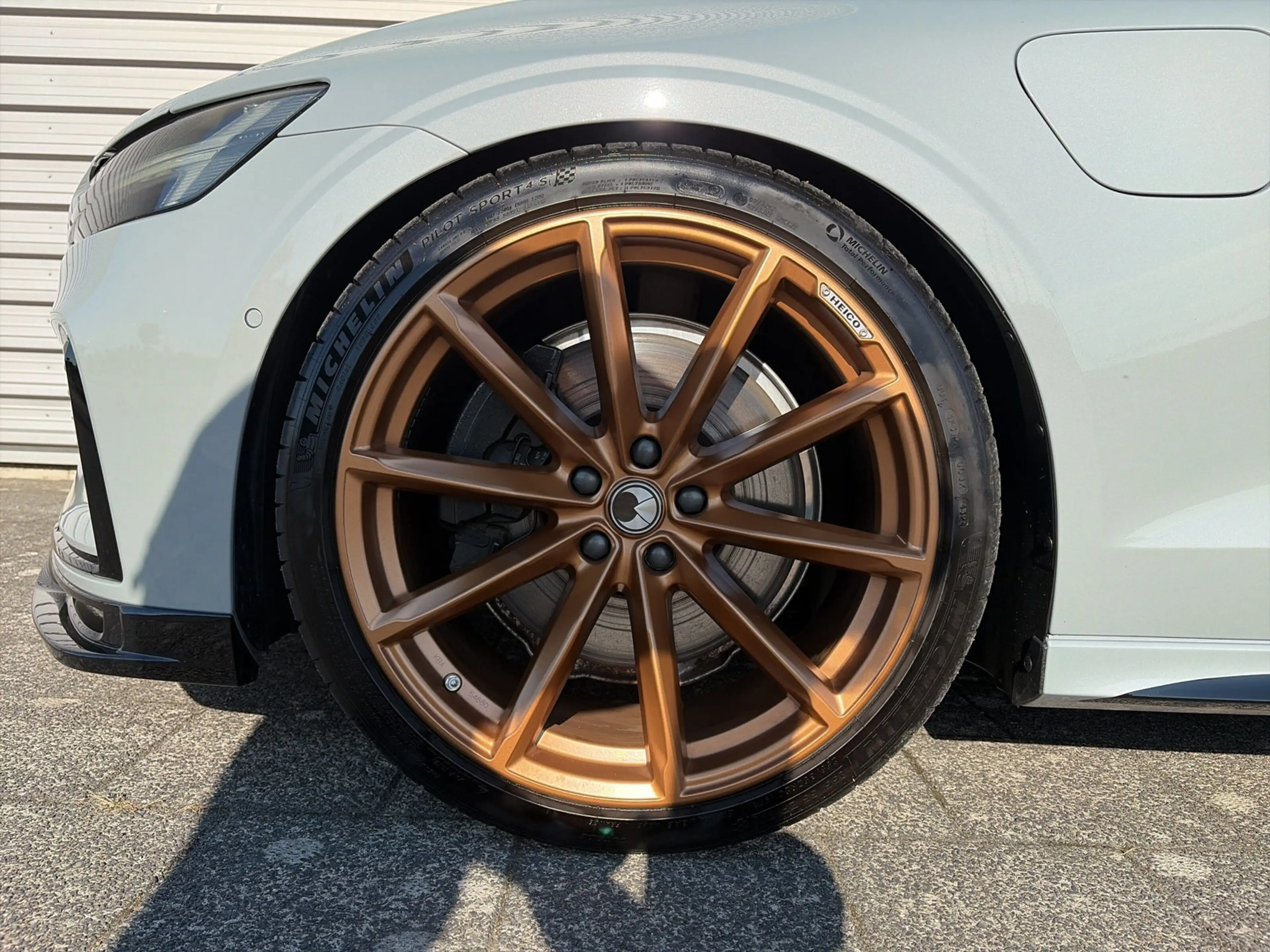 Volvo V60 T6 Plug-in hybrid AWD Plus Dark / Heico velgen / S — photo 6