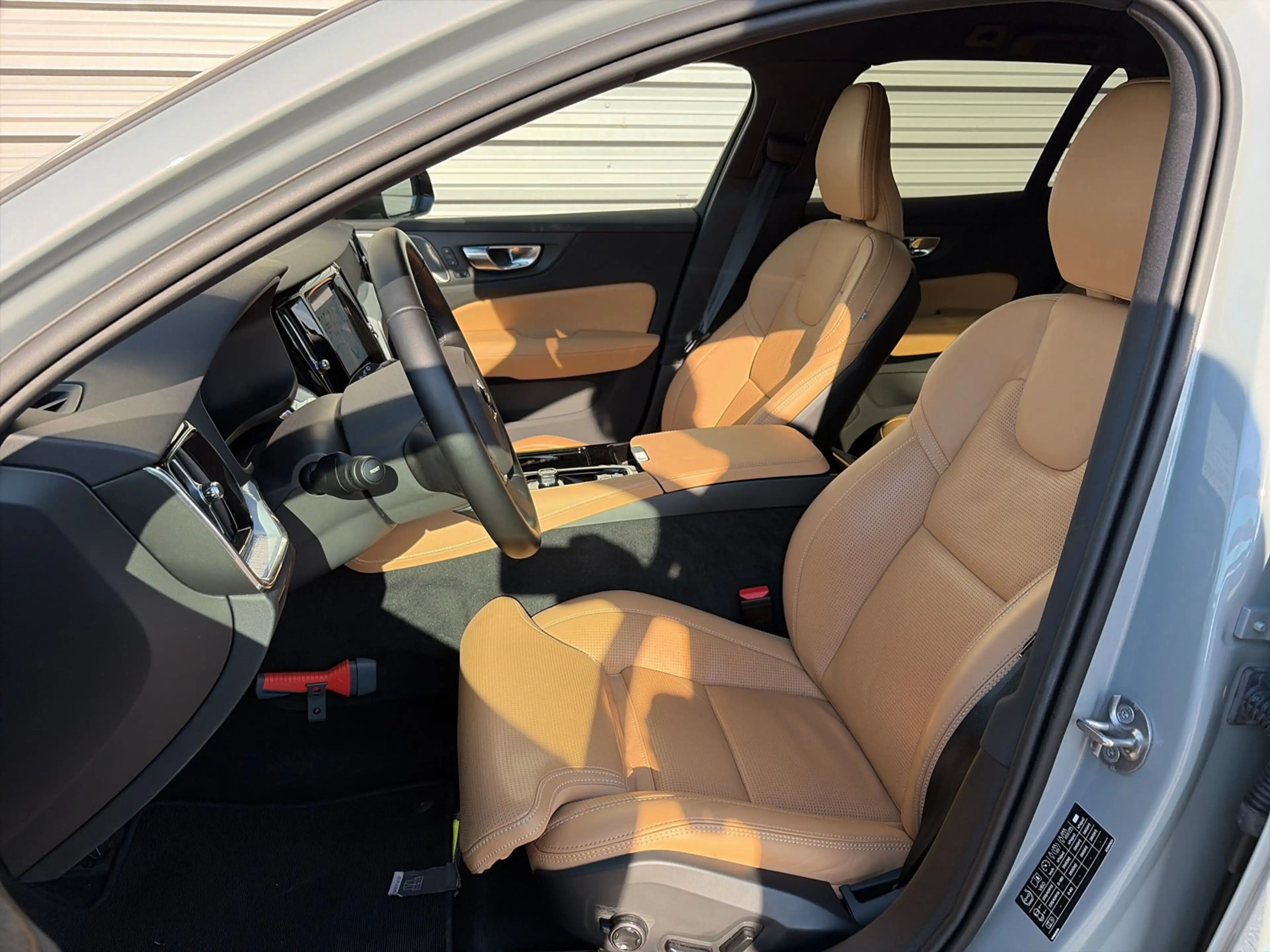 Volvo V60 T6 Plug-in hybrid AWD Plus Dark / Heico velgen / S — photo 9