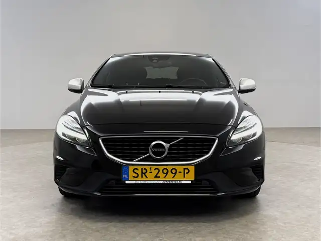 Volvo V40 view 8