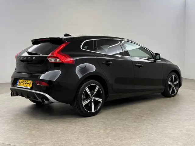 Volvo V40 view 12