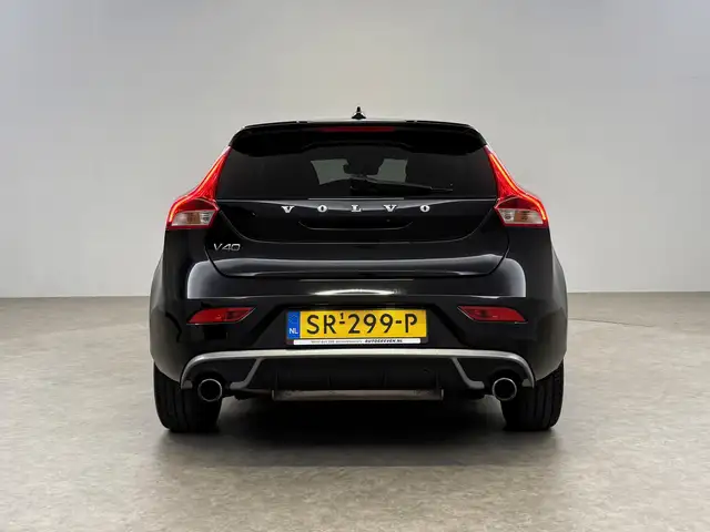 Volvo V40 view 9