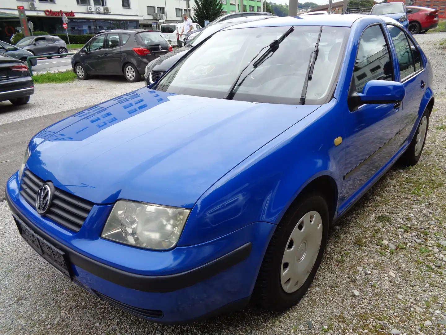 Volkswagen Bora Bora 1,9 Comfortline TDI Blau - 1