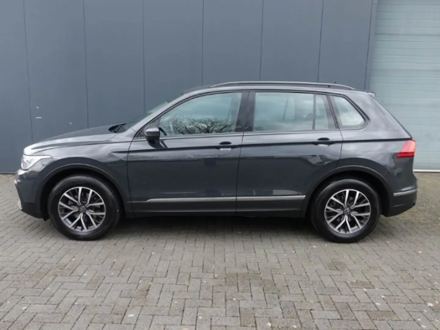 Volkswagen Tiguan 2.0 TDI DSG+LIFE+SITZHEIZUNG+BEH.LENKRAD Gris - 2