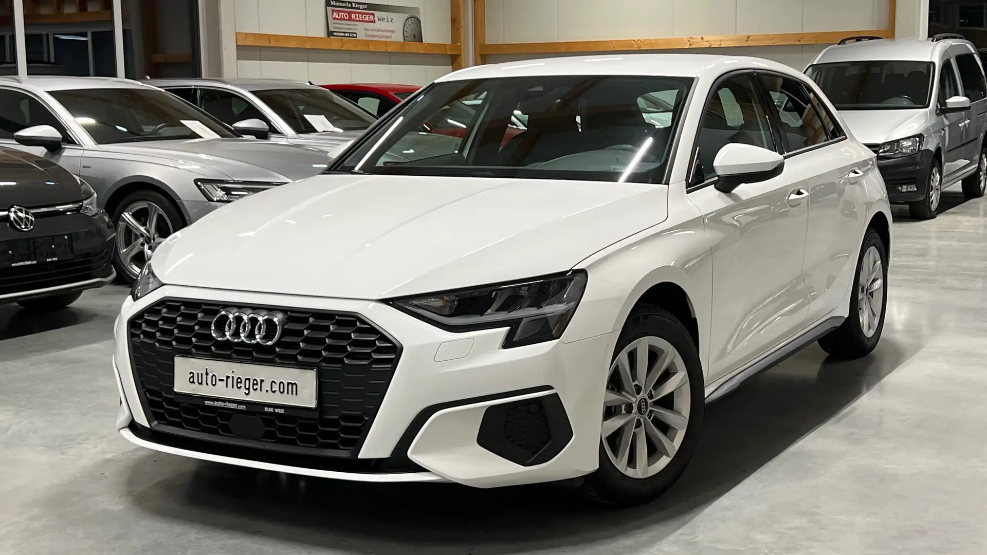 Audi A3 35 TFSI LED, Sportsitze, PDC, ACC Weiß - 2