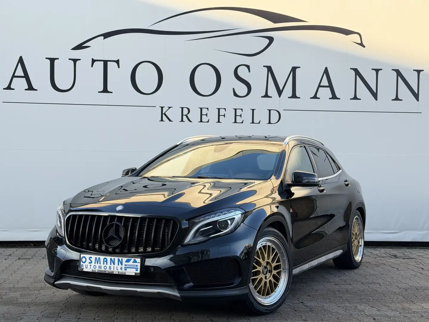 Mercedes-Benz GLA 220 d 4Matic 7G-DCT AMG Line  Bi-Xenon NAVI Schwarz - 1